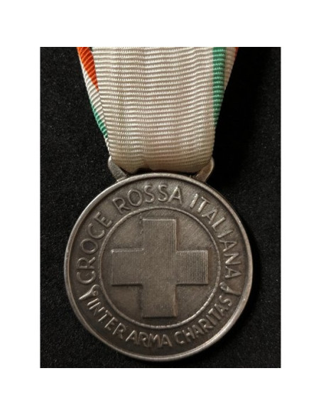 Italian red cross medal