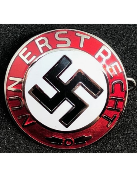 Nun Erst insigne droit