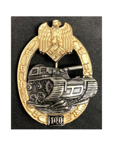 division Panzer 100 attaques de badge d'élite