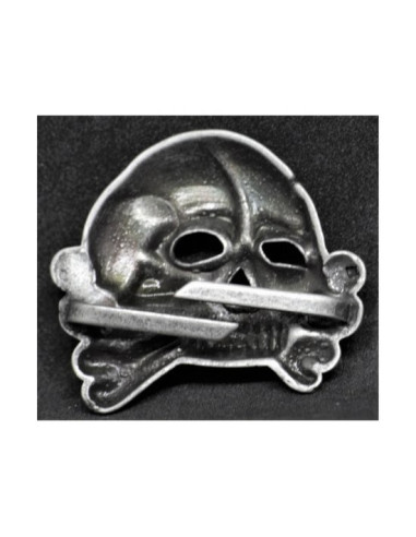 Totenkopf pet badge type 2