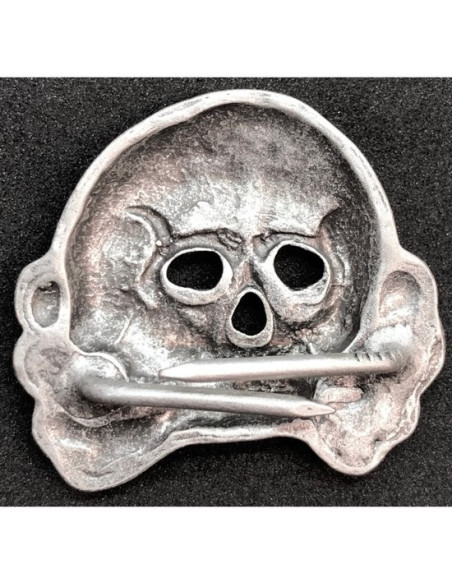 Totenkopf pet badge type 3