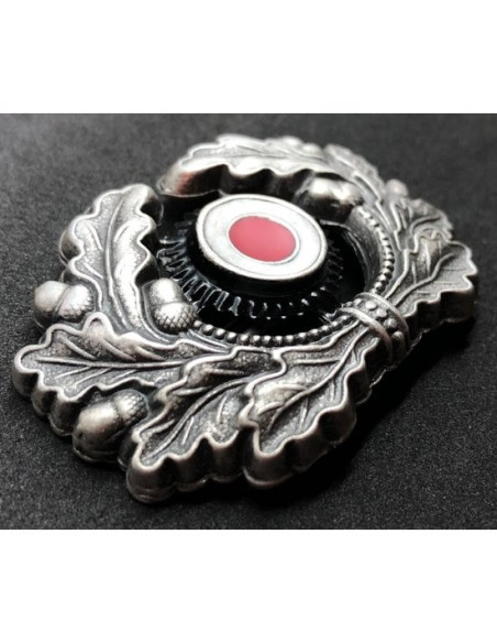 couronne de feuilles de chêne avec insigne d'argent cocarde