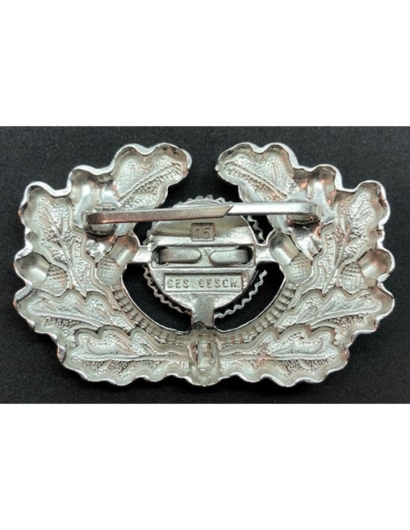 couronne de feuilles de chêne avec insigne cocarde