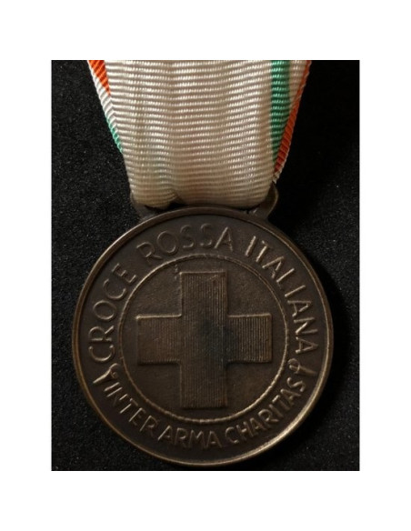 Italian red cross medal bronse