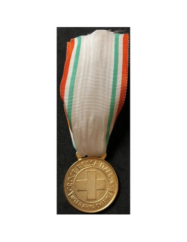 Italian red cross medal gold