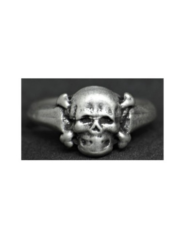 small totenkopf ring