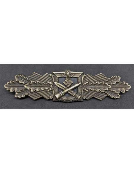 Close combat clasp bronze