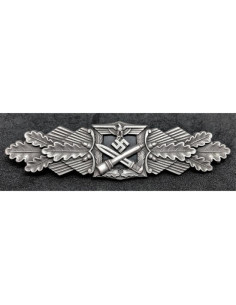 Fermer combat argent badge du sein