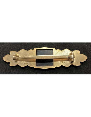Close combat clasp gold