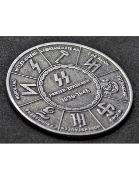 SS et médaille de la Wehrmacht divisions de panzers