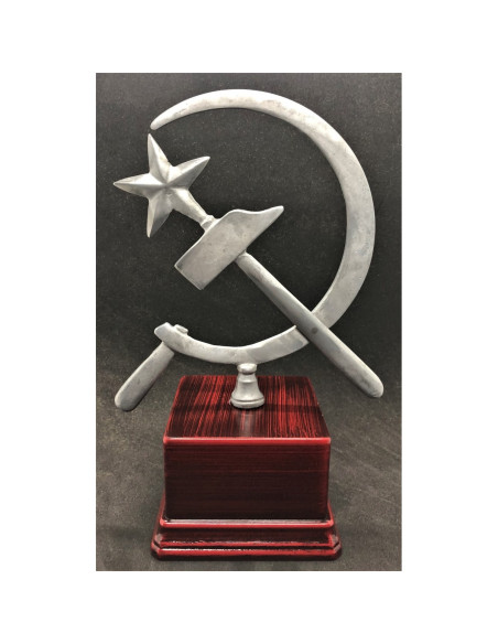 Sickle and Hammer poletop