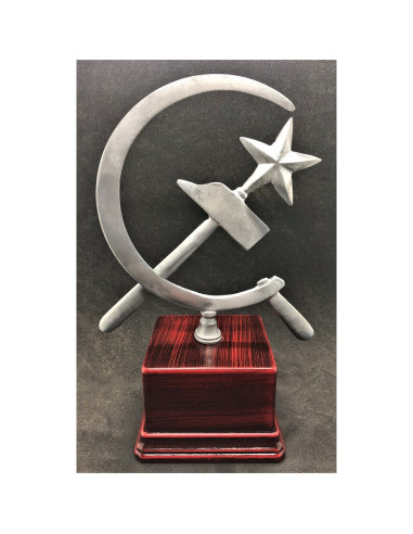 Sickle and Hammer poletop