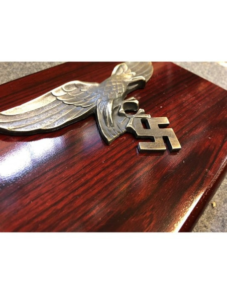 Peinture murale aigle volant nazi