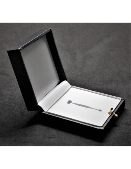 Fer boîte d'affichage croix