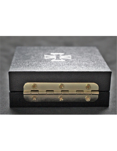 IJzeren kruis display doosje