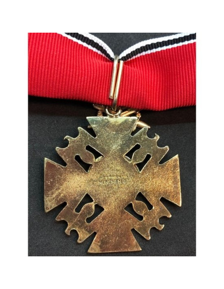 ordre allemand de 2ᵉ classe du NSDAP feuille de chêne avec épées