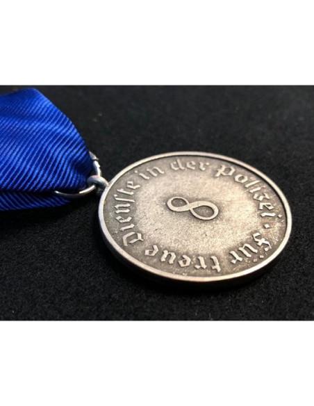 Nazie police de huit ans Médaille de service 3ᵉ classe