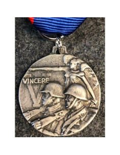 Deux nations Ã de la médaille de guerre partement