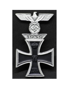 Croix de fer et broche aigle